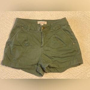 2.1 Design Army Green Shorts Size 25